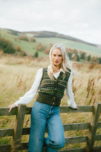 Load image into Gallery viewer, Eribe Kinross lambswool waistcoat Loden
