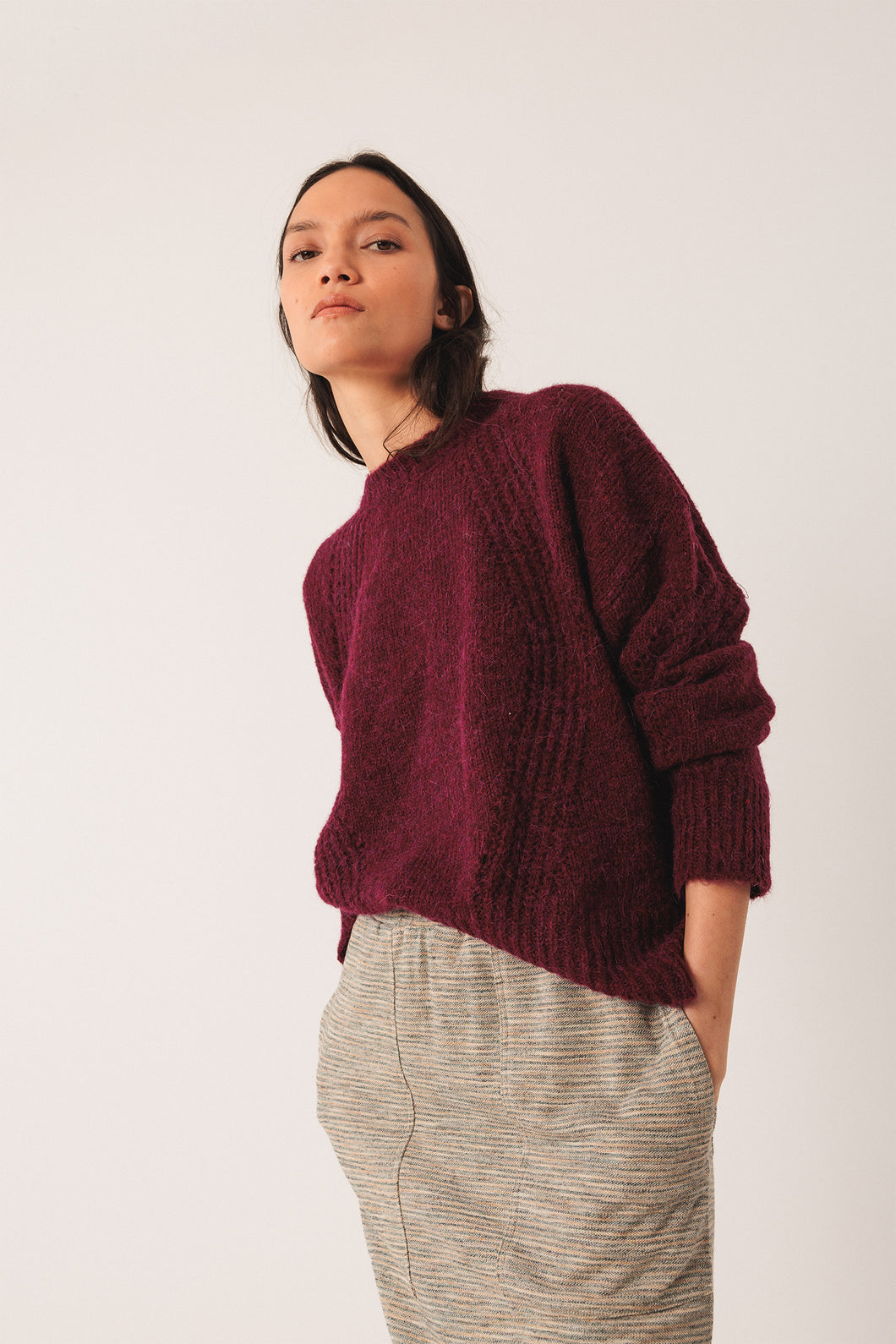 Indi & Cold Cable cosy knit Aubergine