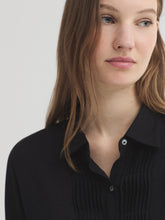 Load image into Gallery viewer, Nice Things Pleat front mixed woven jersey shirt Black
