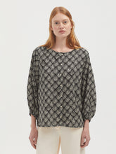 Load image into Gallery viewer, Nice Things Seagrass print blouse Black
