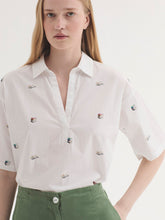 Load image into Gallery viewer, Nice Tings Flying books print cotton shirt White - CW CW 
