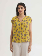 Load image into Gallery viewer, Nice things Star print blouse Marigold - CW CW 
