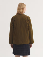 Load image into Gallery viewer, Nice Things Reversible quilted jacket Olive Anthracite
