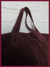 Load image into Gallery viewer, Nooki Vancouver suede fringed tote Plum
