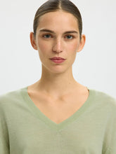 Load image into Gallery viewer, Selected Thea merino wool lightweight V top Lint

