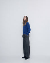 Load image into Gallery viewer, Yerse Polo knit with button cuff Azul
