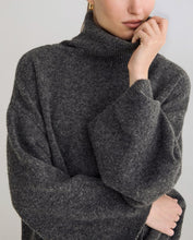 Load image into Gallery viewer, Yerse Oversized textured roll neck knit Lead
