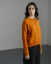 Load image into Gallery viewer, Bibico Mira cropped merino lambswool cardigan Oxide
