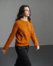 Load image into Gallery viewer, Bibico Mira cropped merino lambswool cardigan Oxide
