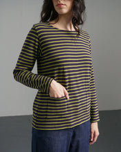 Load image into Gallery viewer, Bibibo Sailor pocket detail top Navy &amp; Chartreuse
