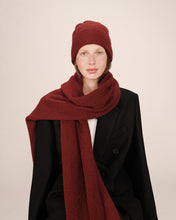 Load image into Gallery viewer, Gracwe &amp; Mila San francisco Beanie Bordeaux
