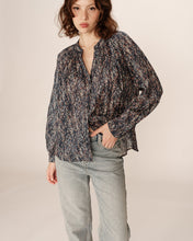 Load image into Gallery viewer, Grace &amp; Mila Platane Abstract print blouse
