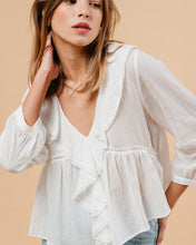 Load image into Gallery viewer, Grace &amp; Mila Memory ruffle detail blouse White
