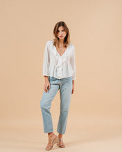 Load image into Gallery viewer, Grace &amp; Mila Memory ruffle detail blouse White
