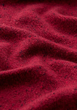 Load image into Gallery viewer, Seasalt's Wild Bilberry knitted triangle scarf Dahlia
