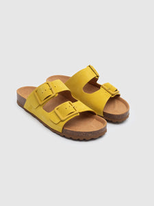 Nice Things Buckle suede sandals Yellow