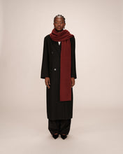 Load image into Gallery viewer, Grace &amp; Mila Sanguine scarf Bordeaux
