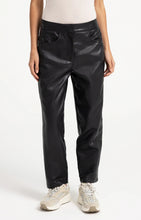 Load image into Gallery viewer, YAYA Faux leather carrot fit trousers Hole Black
