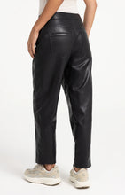 Load image into Gallery viewer, YAYA Faux leather carrot fit trousers Hole Black
