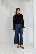 Load image into Gallery viewer, Bonté Margot velvet top Mole
