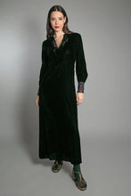 Load image into Gallery viewer, Nooki Maeve velvet dress with sequin cuffs Black
