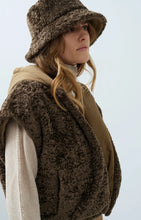 Load image into Gallery viewer, YAYA Reversible teddy bucket hat Slate Brown
