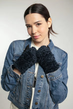 Load image into Gallery viewer, Nooki Roma shearling and leather mittens Navy
