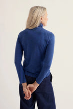 Load image into Gallery viewer, Seasalt Landing top Pellitras Light Marine
