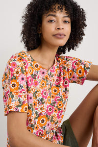 Seasalt Bryher view t shirt Retro Daisies Chalk
