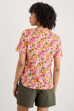 Load image into Gallery viewer, Seasalt Bryher view t shirt Retro Daisies Chalk

