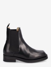 Load image into Gallery viewer, Selected Femme Saga classic leather Chelsea boot Black
