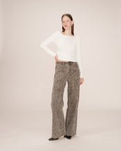 Load image into Gallery viewer, Grace &amp; Mila Stanley boat neck top Ivory
