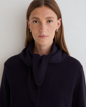 Load image into Gallery viewer, Yerse Detachable scarf sweater Navy

