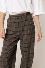 Load image into Gallery viewer, Indi &amp; Cold Noe window pane check trousers Mottled Grey
