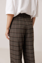 Load image into Gallery viewer, Indi &amp; Cold Noe window pane check trousers Mottled Grey
