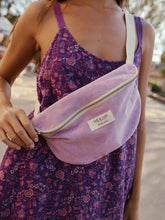 Load image into Gallery viewer, Indi &amp; Cold Recycled cotton cross body bag Lavender.
