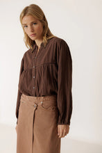Load image into Gallery viewer, Indi &amp; Cold Crochet collar double gauze shirt Chocolate - CW CW 
