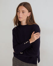 Load image into Gallery viewer, Yerse Detachable scarf sweater Navy
