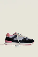 Load image into Gallery viewer, HOFF City trainer Sapphire
