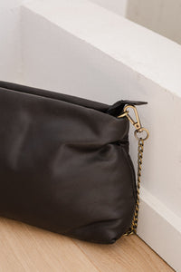 ese O ese  leather  and chain strap handbag in Black
