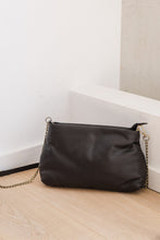 Load image into Gallery viewer, ese O ese  leather  and chain strap handbag in Black

