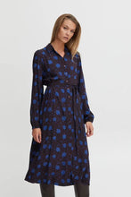 Load image into Gallery viewer, Ichi Cripsa printed belted shirt dress Coffee Bean Flower
