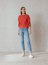 Load image into Gallery viewer, Indi &amp; Cold Organic cotton sweatshirt Rojo
