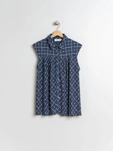 Indi & cold Tile print sleeveless shirt Indigo