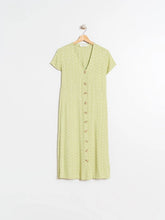 Load image into Gallery viewer, Indi &amp; Cold Beth geometric crinkle button through dress Wasabi
